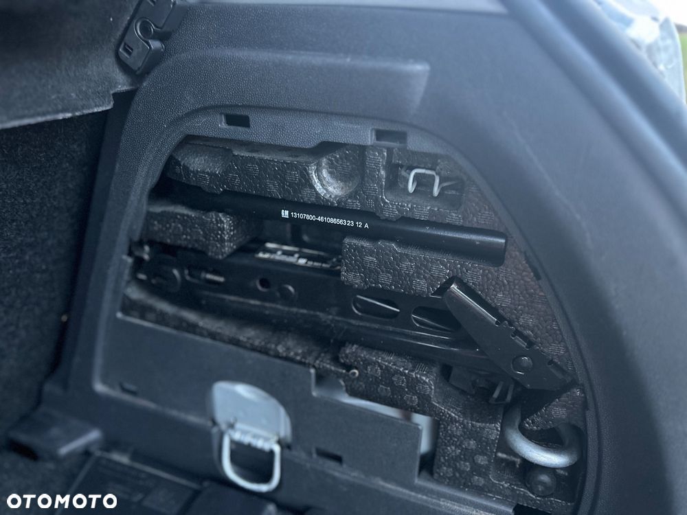 Opel Corsa 1.4 16V Active - 16