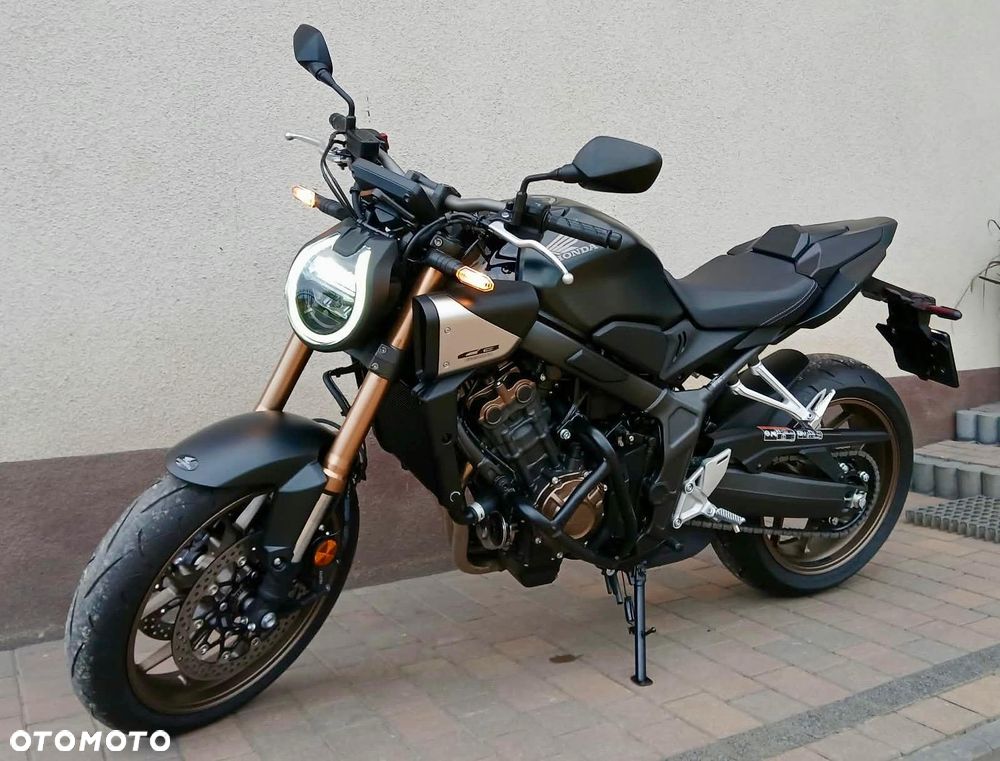 Honda CB - 1