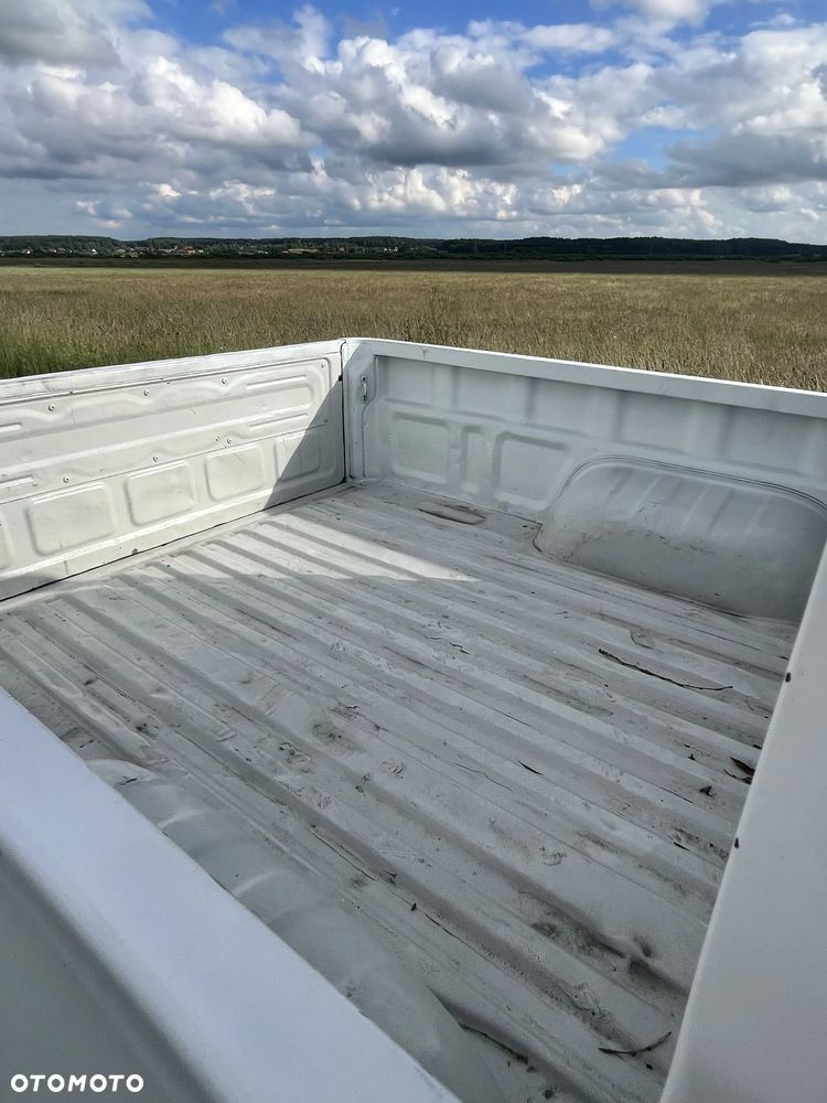 Toyota Hilux 2.5 D-4D DLX - 11