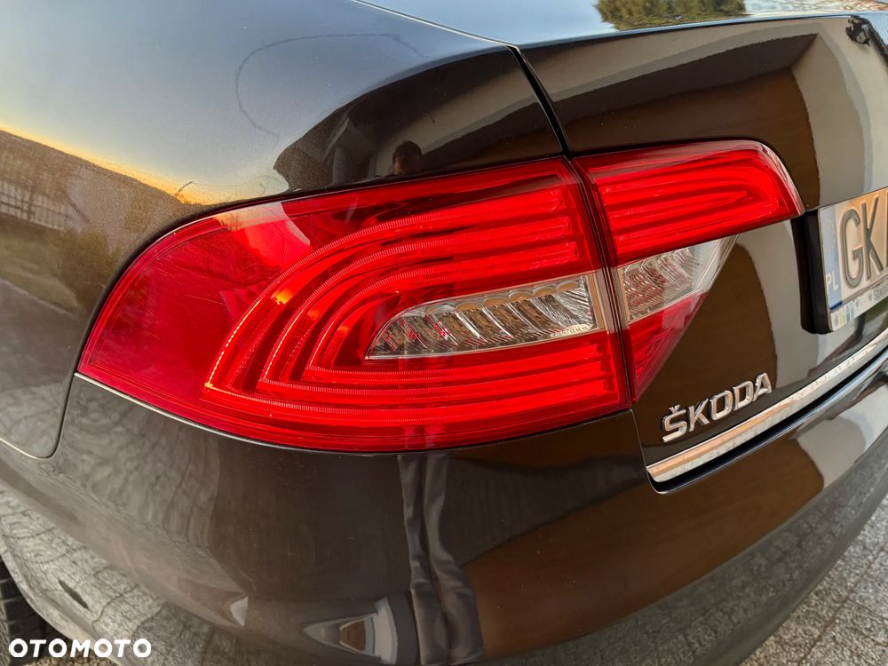 Skoda Superb 2.0 TDI Elegance DSG - 28