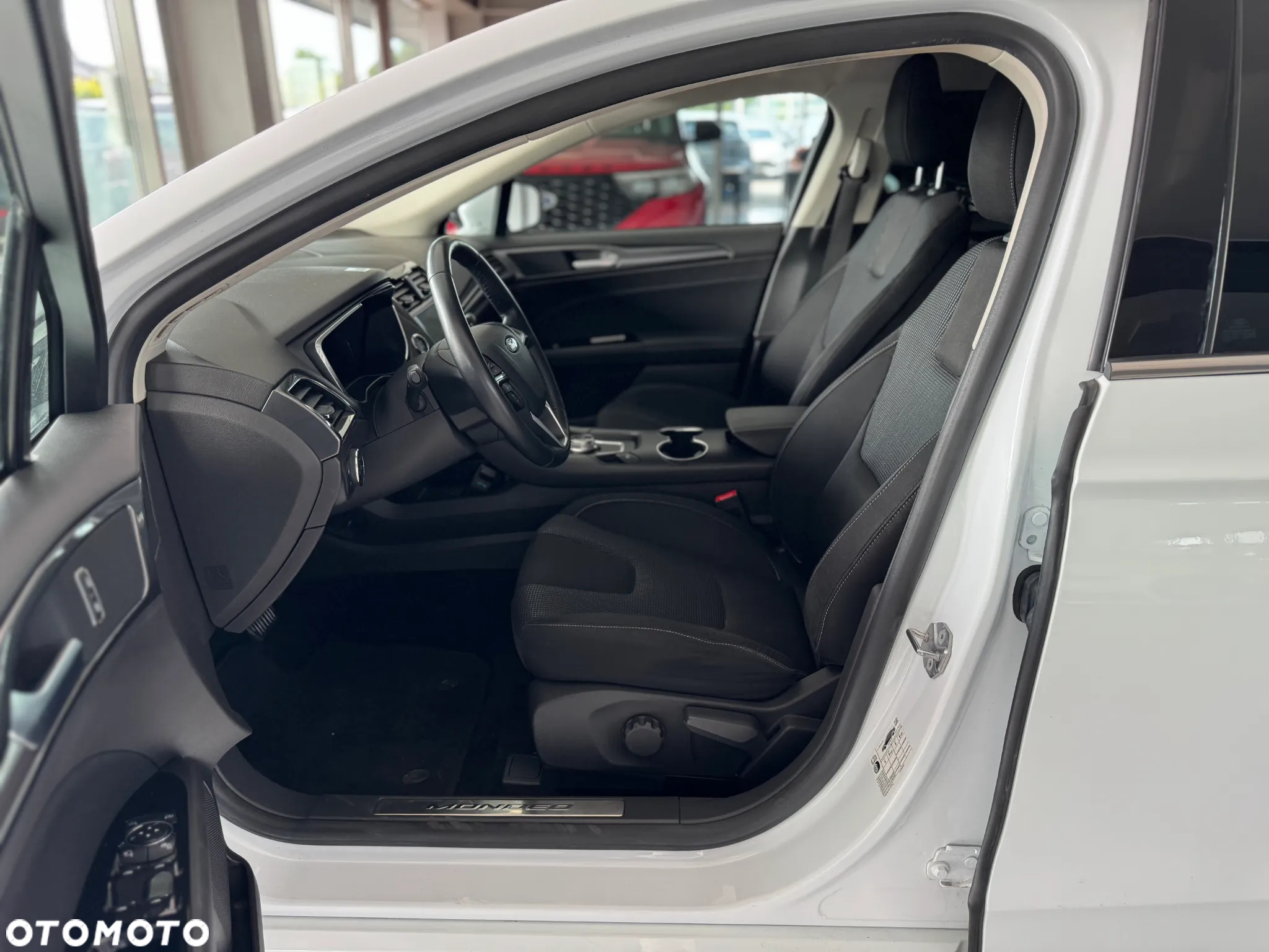 Ford Mondeo 2.0 EcoBlue Titanium - 22