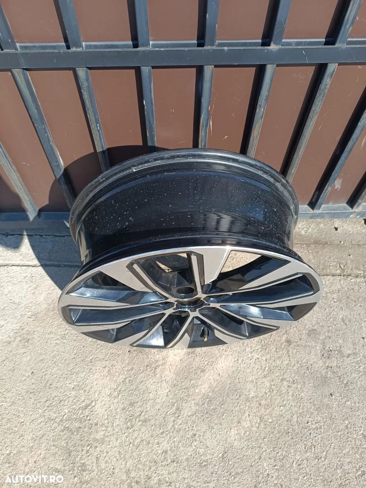 JANTA  ALIAJ R19 Renault Austral - 18