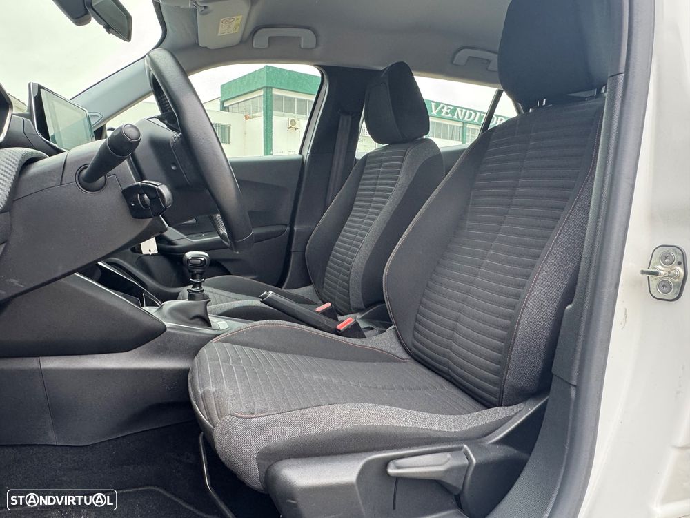 Peugeot 2008 PureTech 130 Active Pack - 19