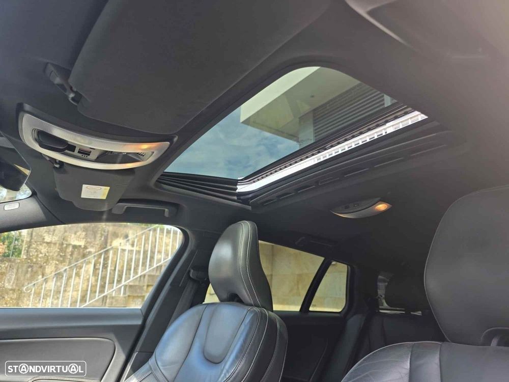 Volvo V60 D6 Twin Engine Geartronic RDesign - 28