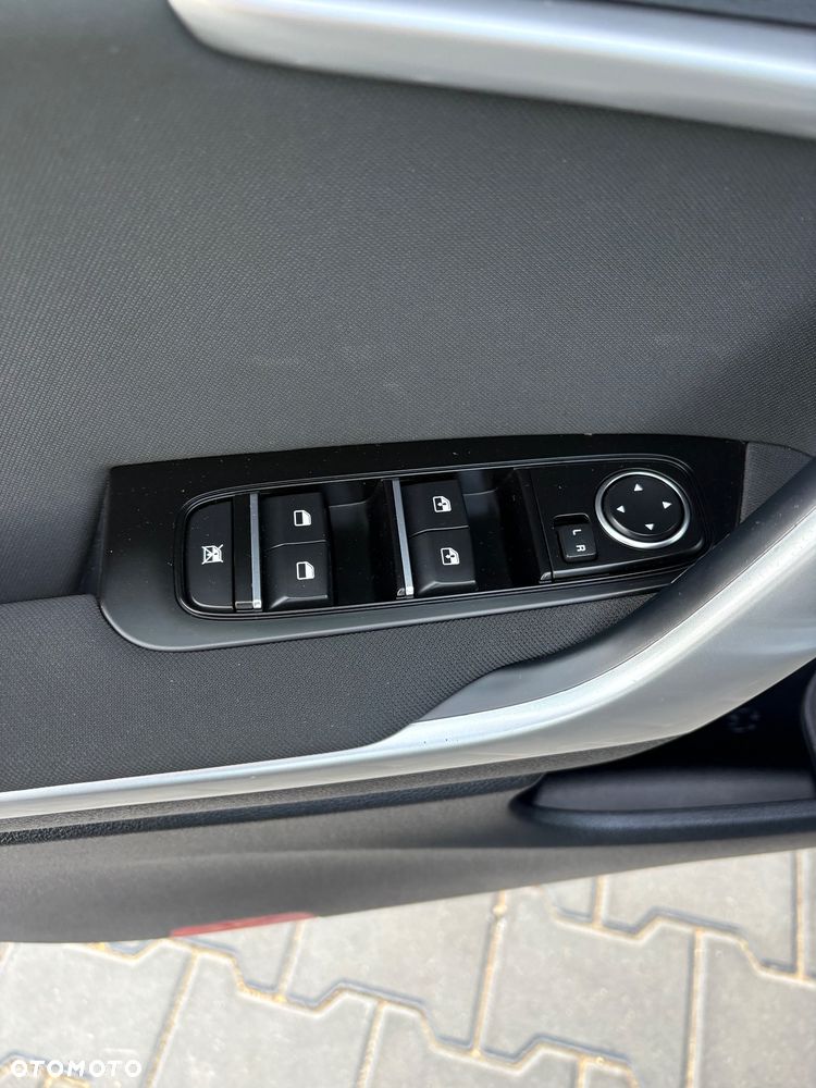 Kia Ceed 1.6 CRDi 136 ISG Dream-Team Edition - 16