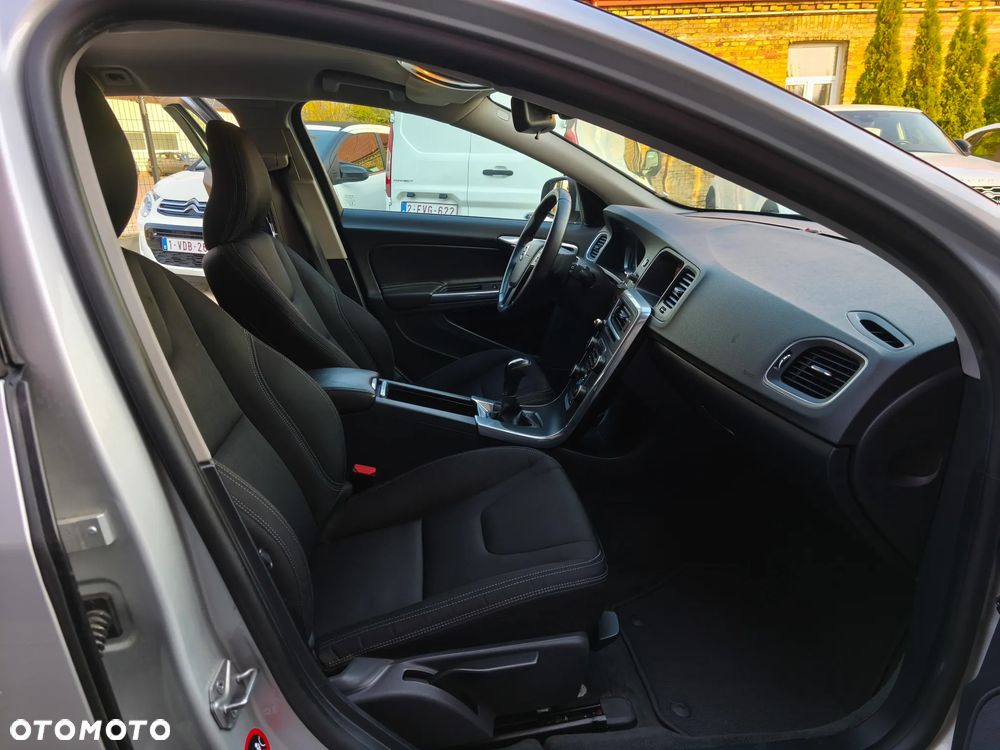 Volvo V60 D2 Drive-E Momentum - 7