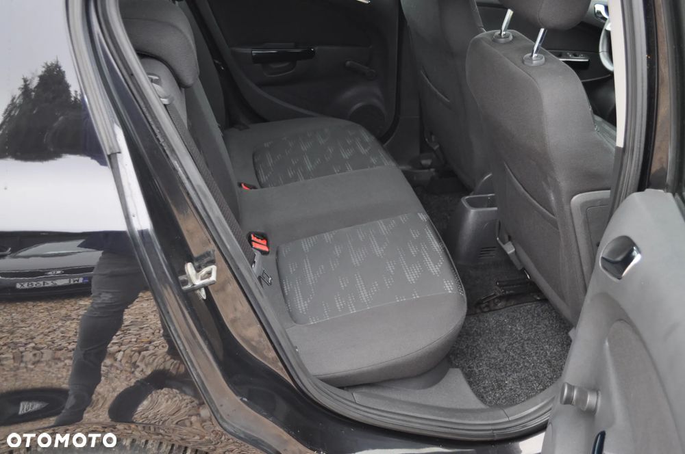 Opel Corsa 1.4 16V - 18