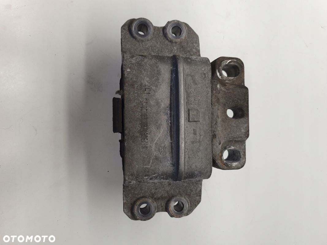 ŁAPA PODUSZKA SILNIKA AUDI A3 8P VW 1.9 K0199555M - 1