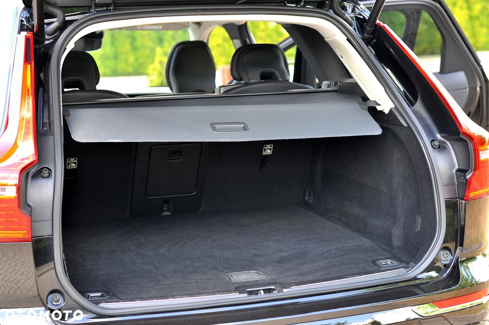 Volvo XC 60 T6 AWD Recharge Geartronic Inscription - 16