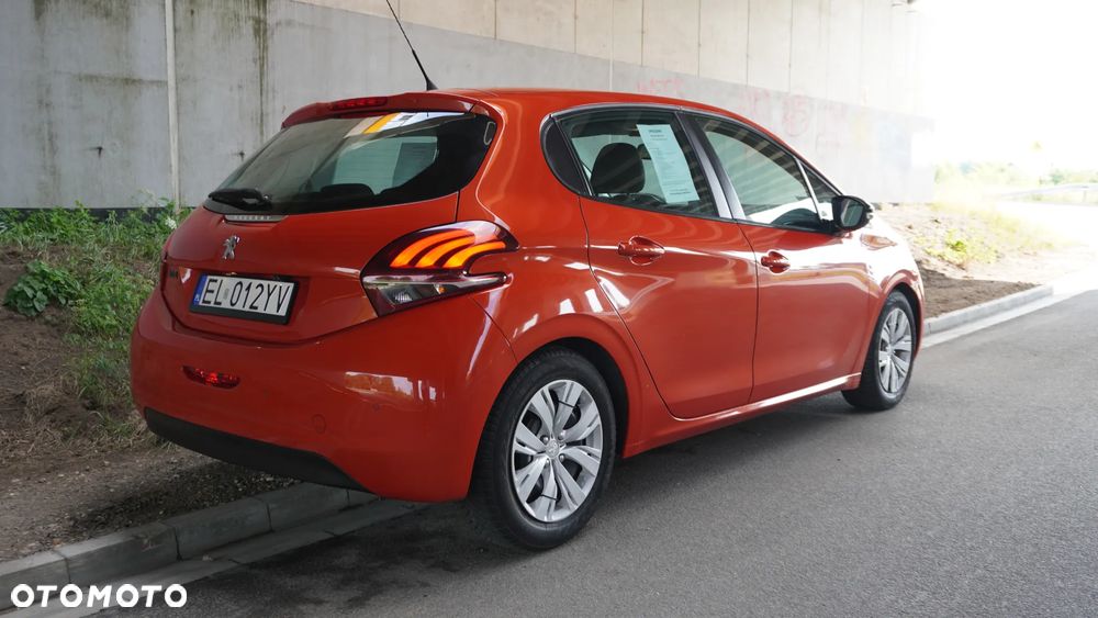 Peugeot 208 - 6