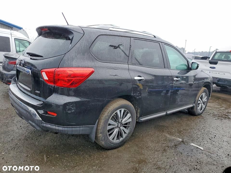 Nissan Pathfinder - 10