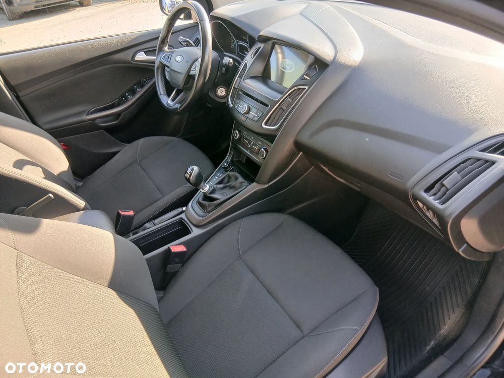 Ford Focus 1.0 EcoBoost STart-Stopp-System TITANIUM - 28