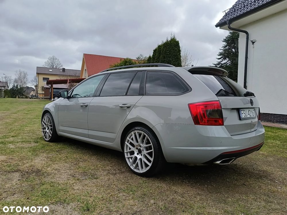 Skoda Octavia 2.0 TDI DSG RS - 3