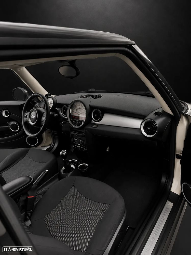 MINI 3 Portas Cooper D - 13