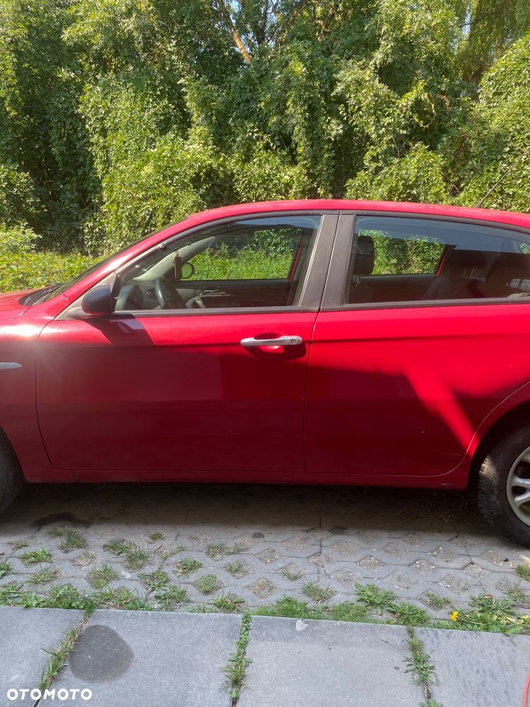 Alfa Romeo 147 1.9 JTDM 8V - 7