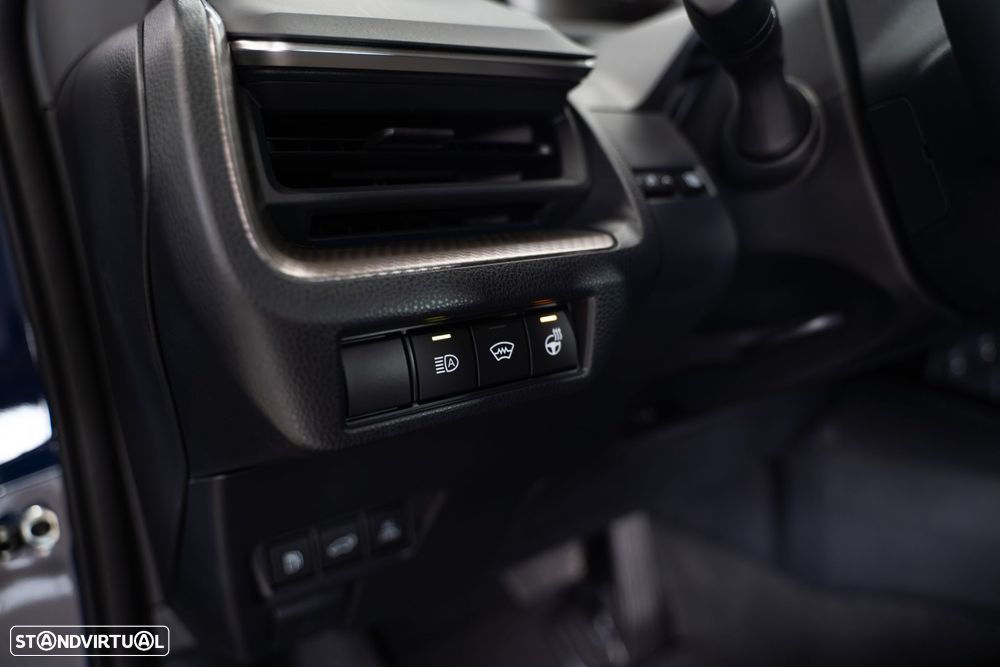 Toyota Prius 2.0 Plug-in Luxury - 19