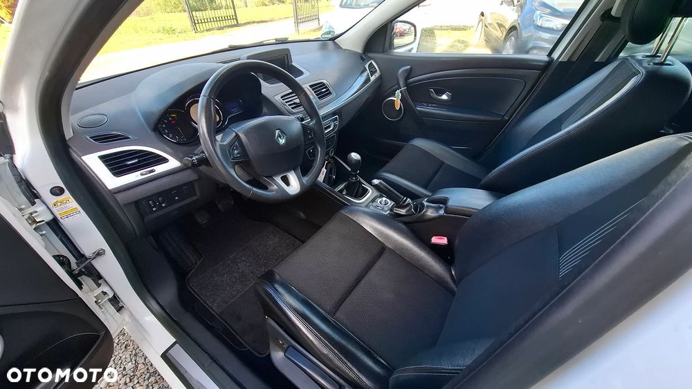 Renault Megane TCe 130 Night and Day - 21