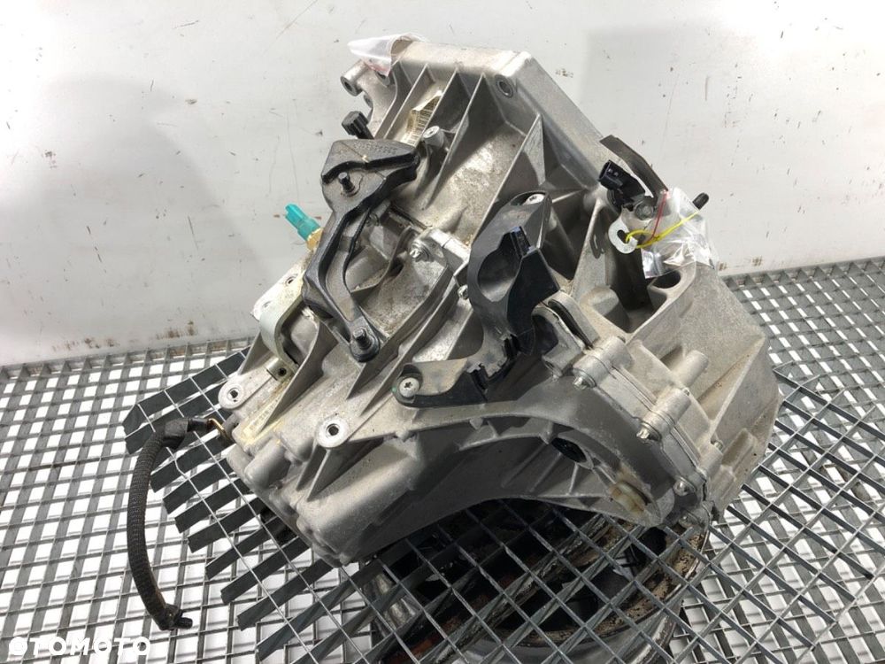 SKRZYNIA BIEGÓW  RENAULT KADJAR (HA_, HL_) 2015 - 2022 1.3 TCe 140 103 kW [140 KM] benzyna 2018 - - 6