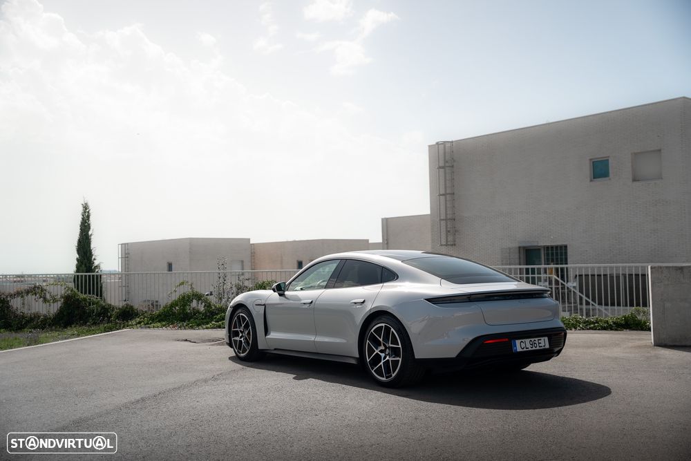 Porsche Taycan Bateria Performance Plus - 10