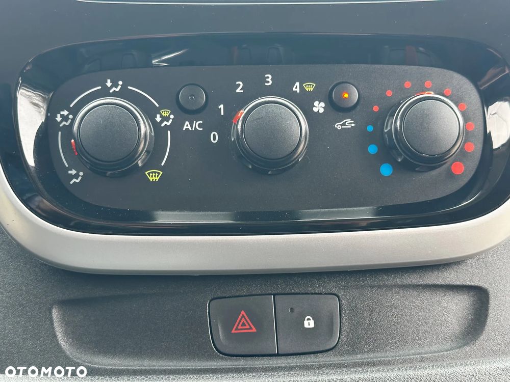 Renault Trafic - 28