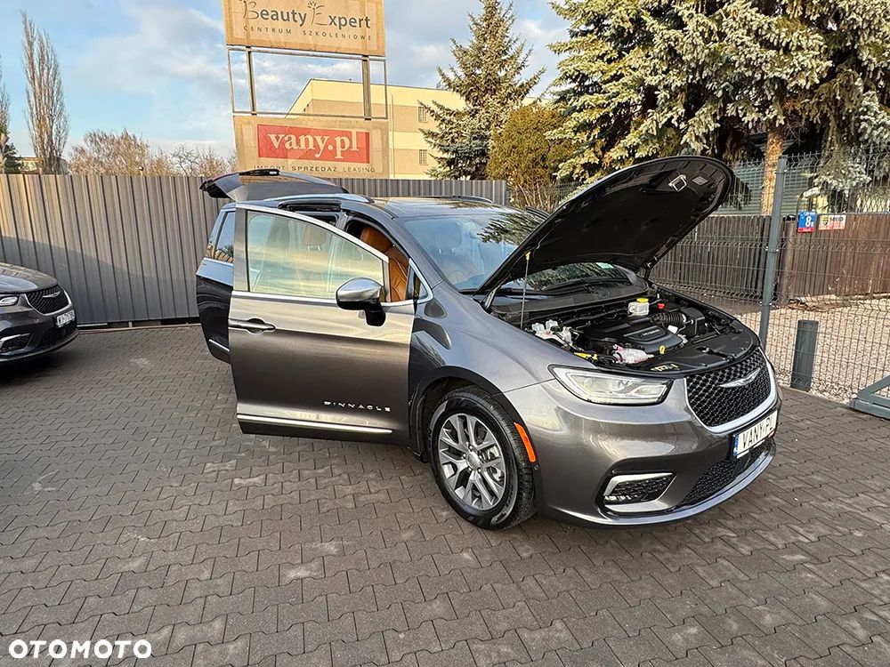 Chrysler Pacifica - 11