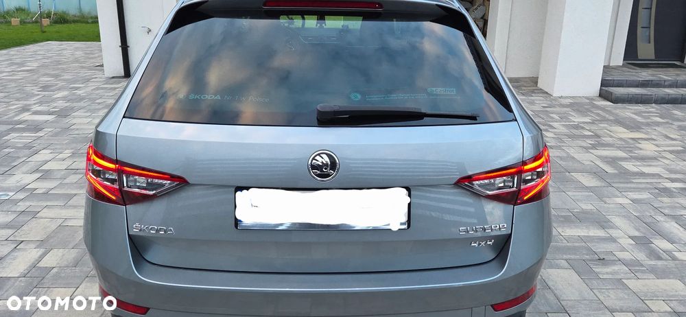 Skoda Superb 2.0 TDI 4x4 L&K DSG - 10