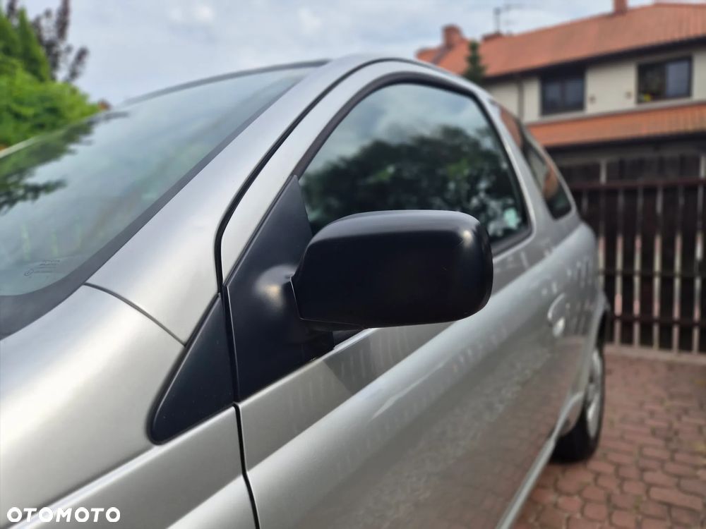 Toyota Yaris - 13