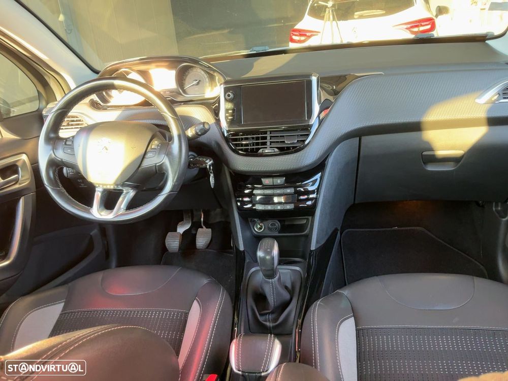Peugeot 2008 1.2 PureTech Allure - 7