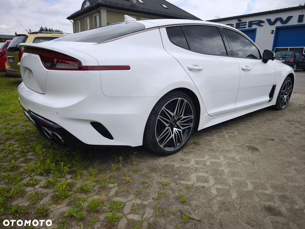 Kia Stinger 3.3 T-GDI AWD GT - 14