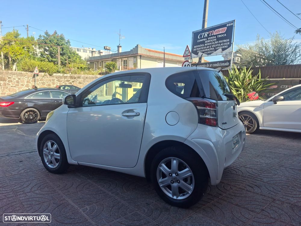 Toyota iQ 1.0 VVT-i 2 MultiDrive - 11