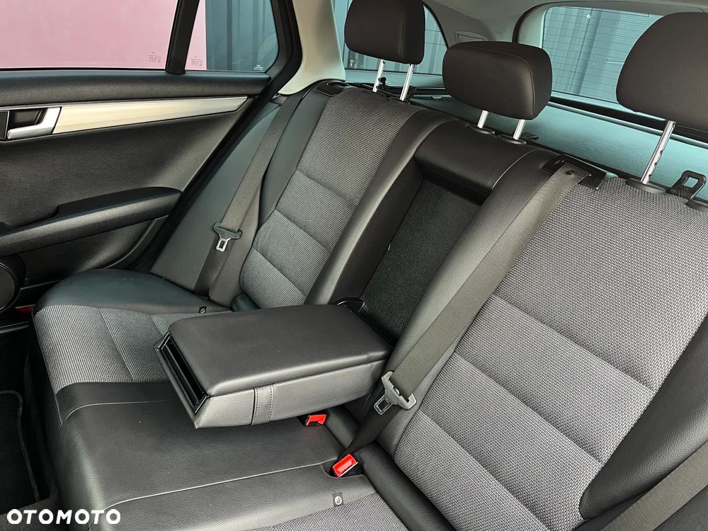 Mercedes-Benz Klasa C 250 (BlueEFFICIENCY) 7G-TRONIC Avantgarde - 11