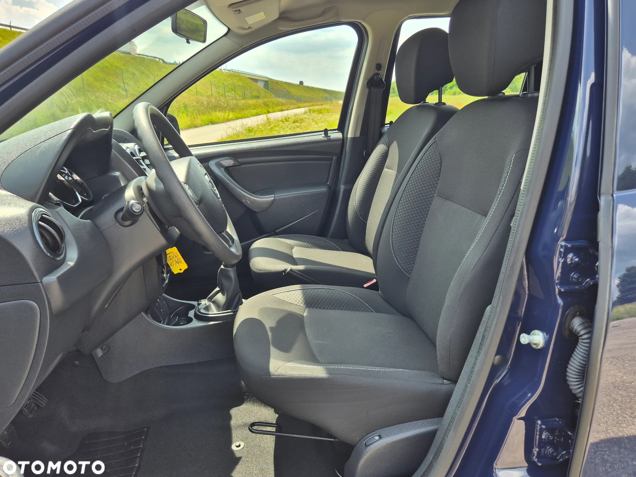 Dacia Duster 1.6 SCe Essential - 17