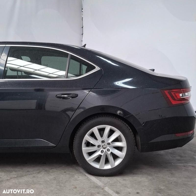 Skoda Superb 1.6 TDI DSG Style - 5