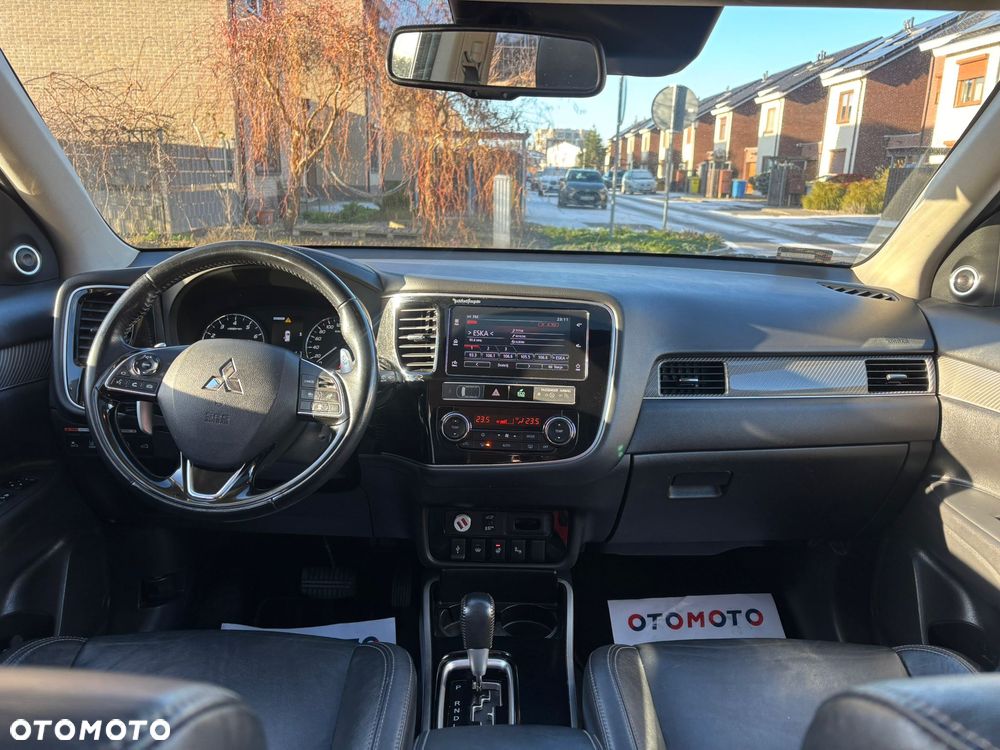 Mitsubishi Outlander 2.0 Intense + Navi 4WD CVT - 14
