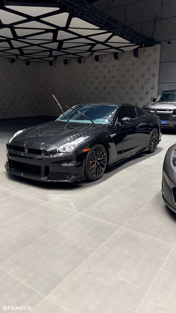 Nissan GT-R - 18