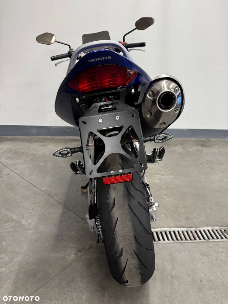 Honda Hornet - 40