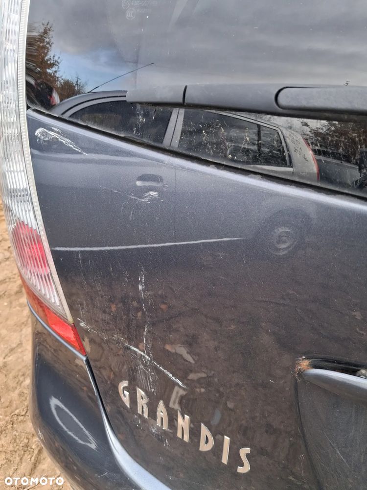 Mitsubishi grandis 06 klapa bagaznika A72A - 5