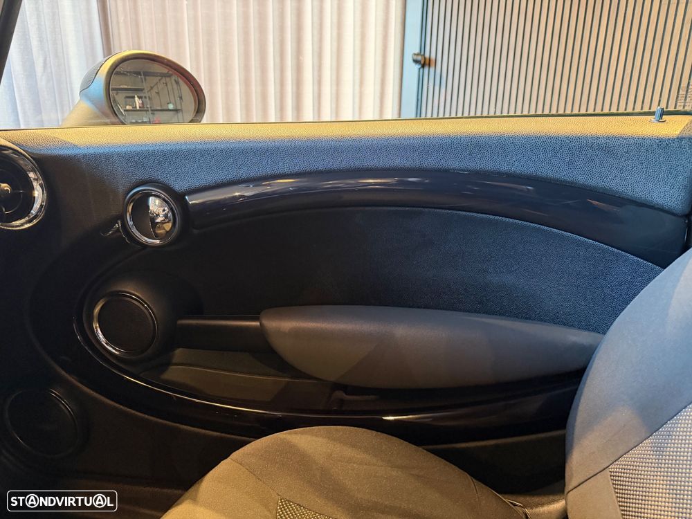 MINI 3 Portas Cooper D - 15
