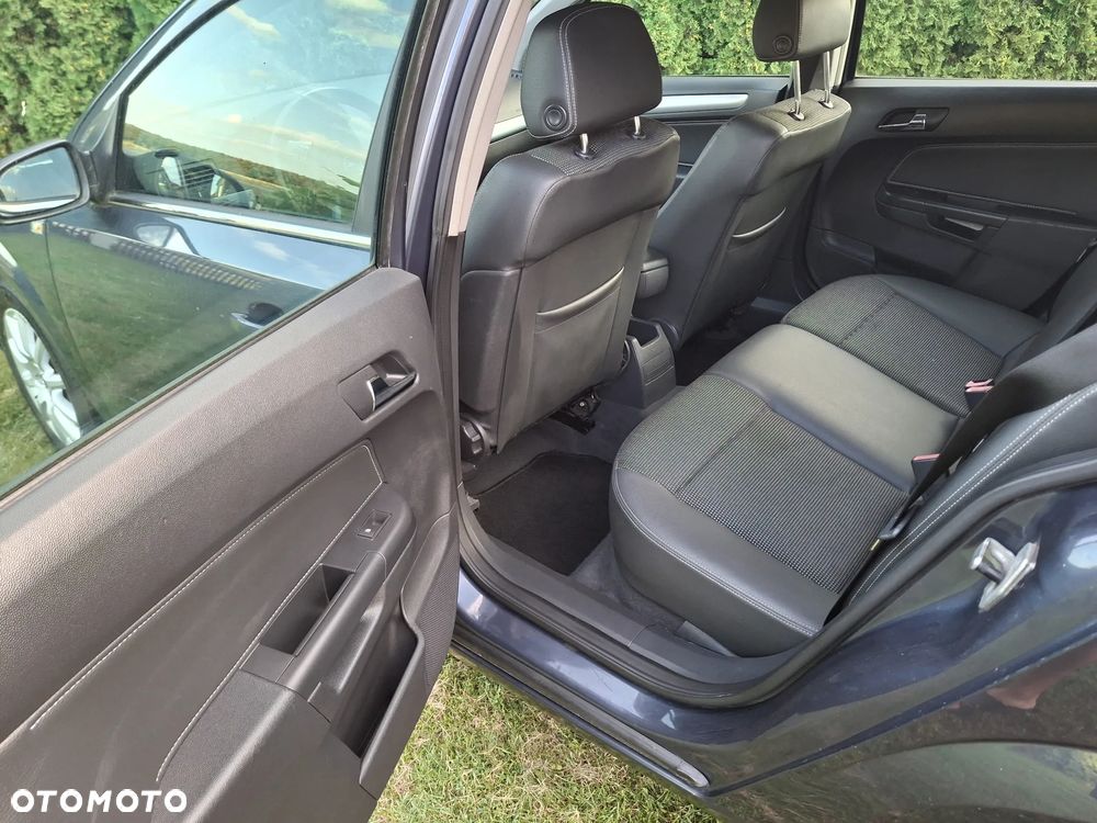 Opel Astra 1.8 Caravan Cosmo - 20