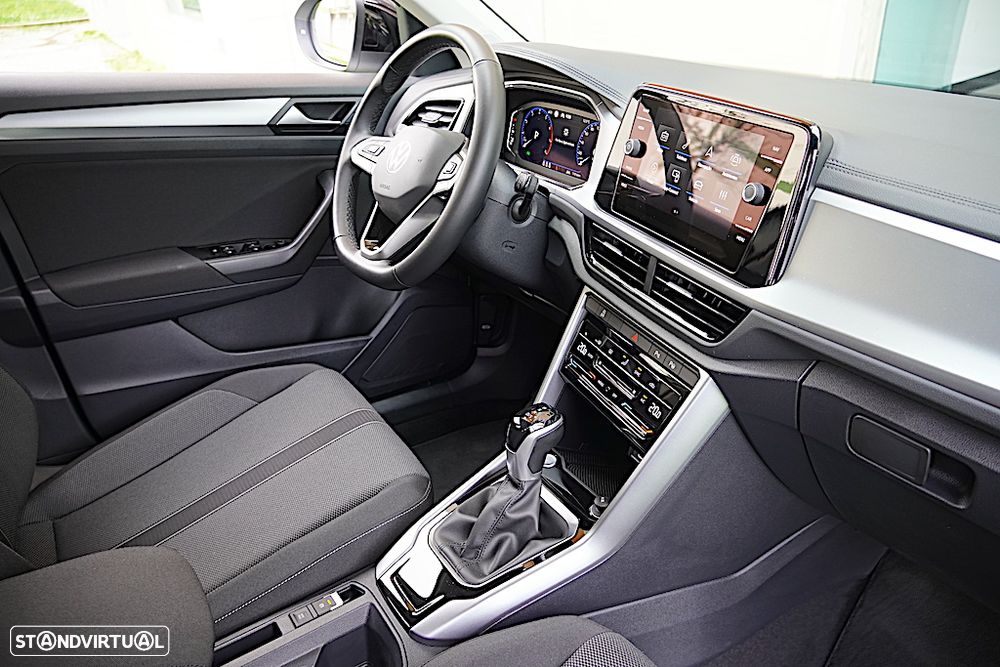 VW T-Roc 1.5 TSI Urban DSG - 24