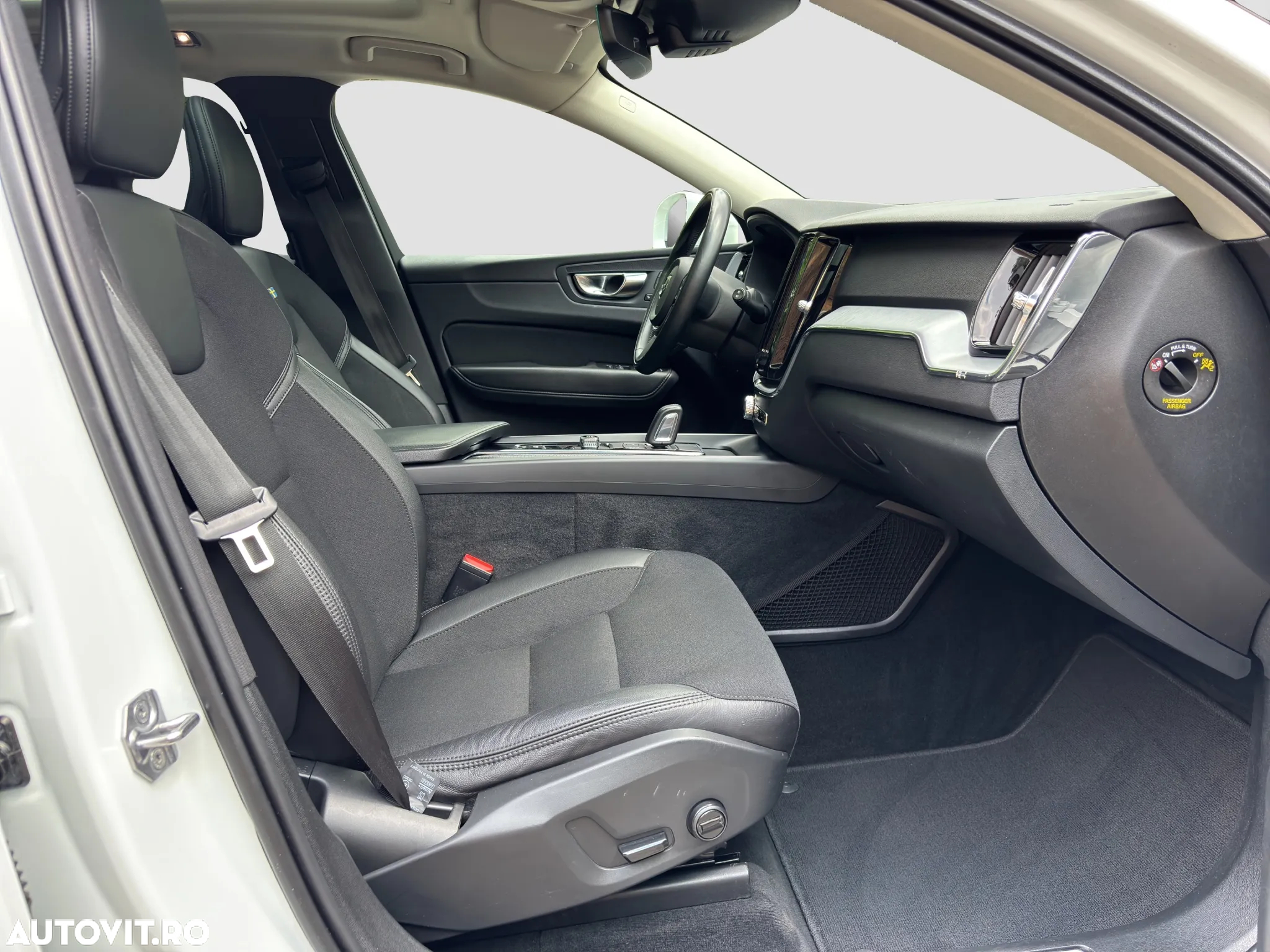 Volvo XC 60 B4 D Geartronic Momentum Pro - 18