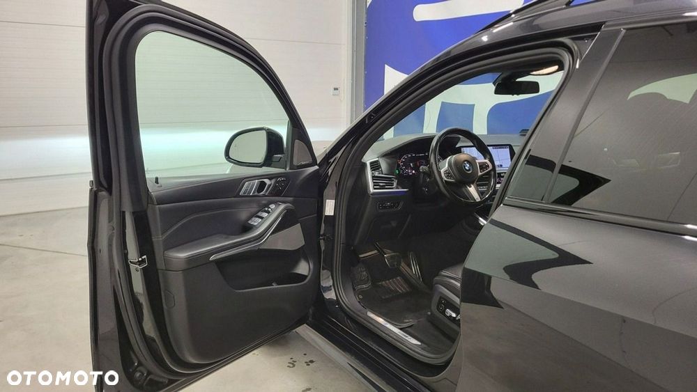 BMW X7 M50i sport - 11
