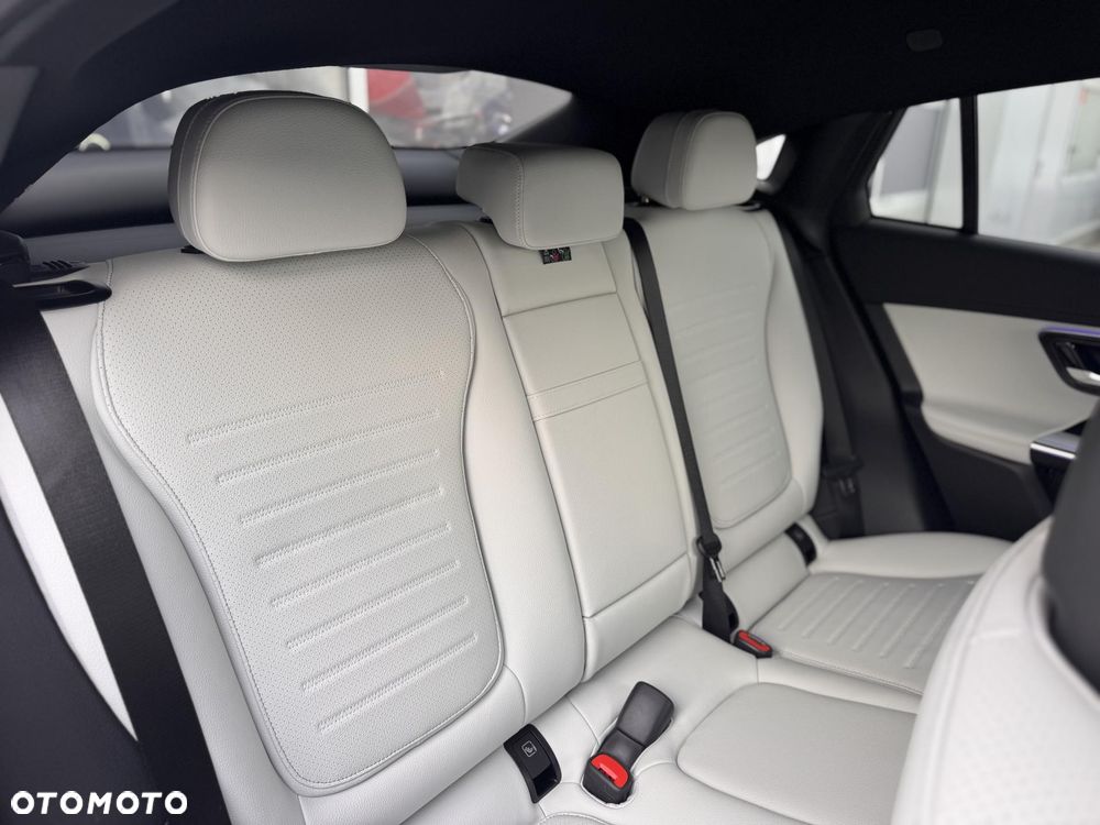 Mercedes-Benz GLC 220 d 4Matic 9G-TRONIC AMG Line Advanced - 14