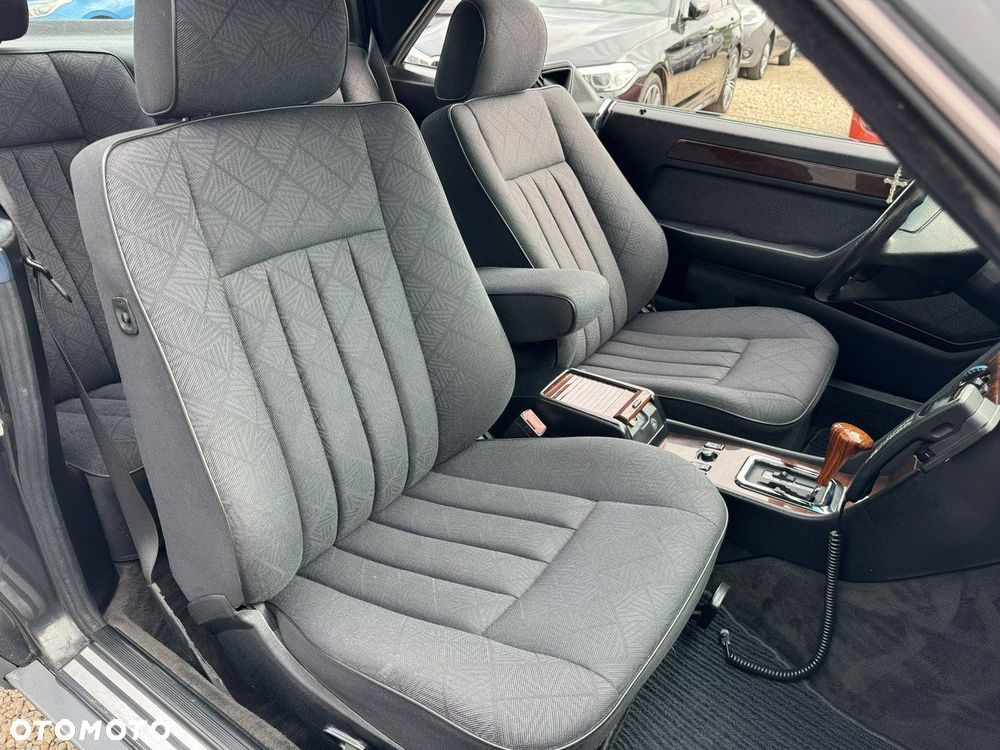 Mercedes-Benz Klasa E - 19