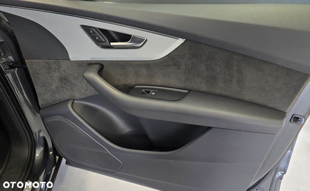 Audi Q7 55 TFSI mHEV Quattro S Line Tiptr - 12