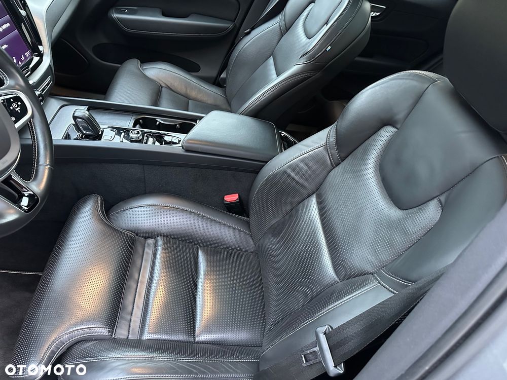 Volvo XC 60 D5 AWD Geartronic Inscription - 12