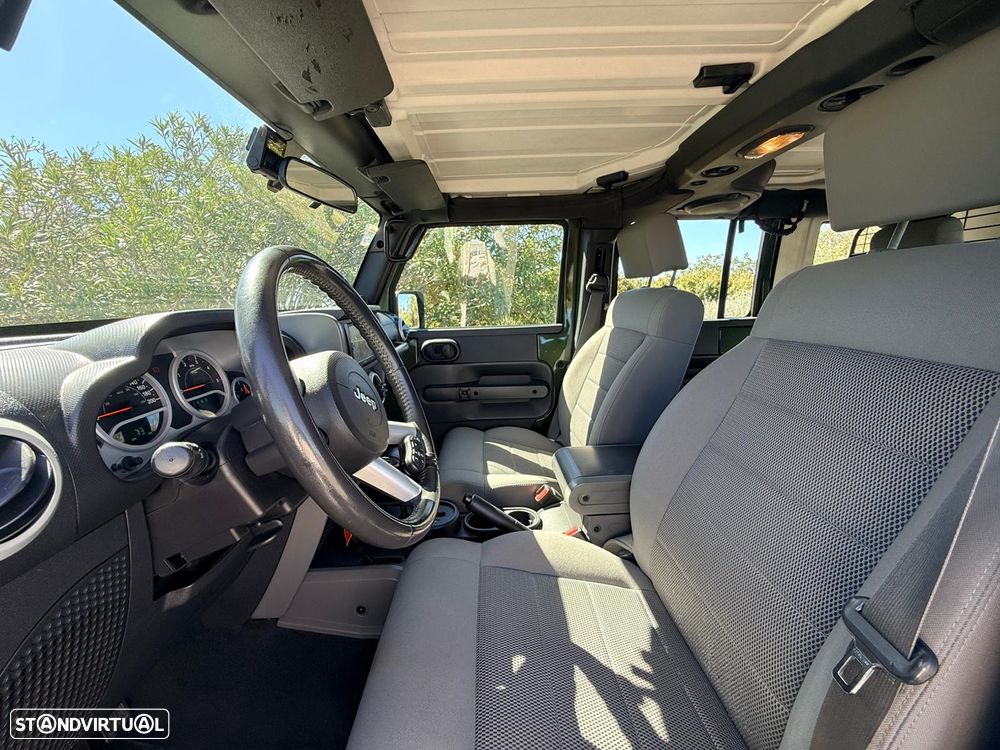 Jeep Wrangler Unlimited 2.8 CRD ATX Sahara - 9