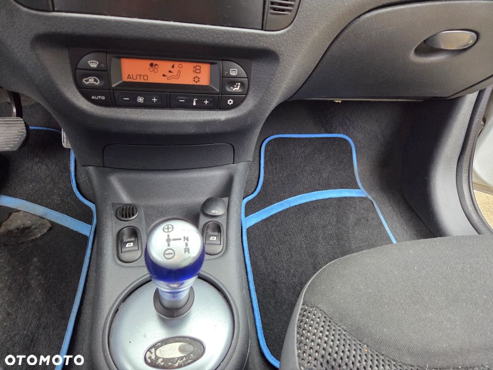 Citroën C2 1.4 Senso Drive VTR - 9