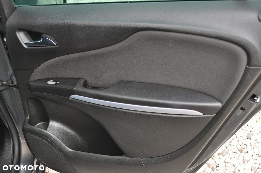 Opel Zafira - 35