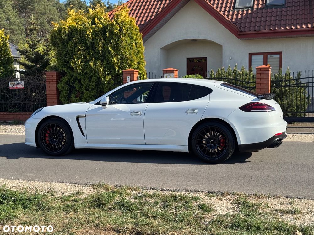 Porsche Panamera GTS PDK - 19
